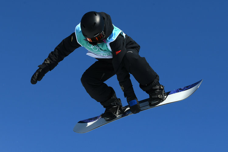 图说冬奥 | 单板滑雪资格赛，中国选手荣格顺利晋级