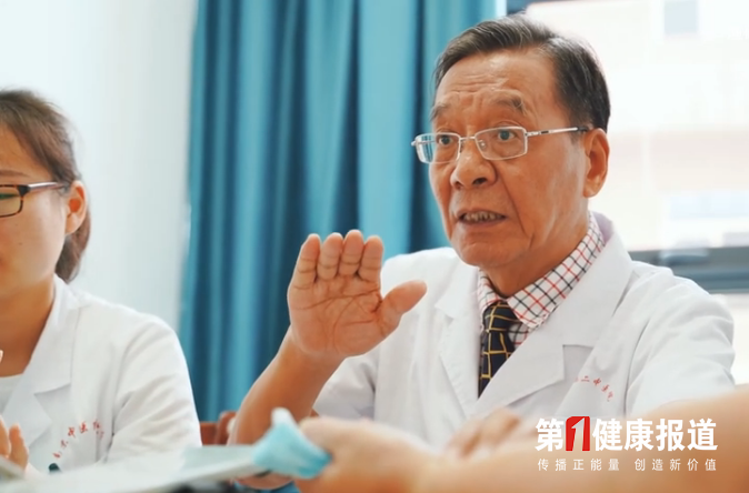 江苏省第二中医院主任医师李铁军喜获健康老人功勋荣誉称号