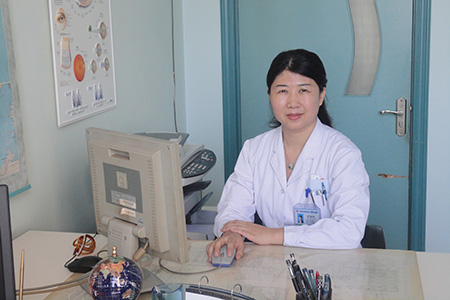 尹连荣：常查眼底防眼疾