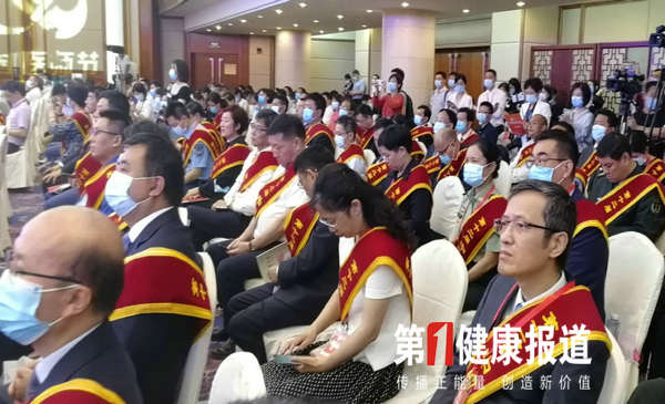 他们都是网红医生，为抗疫护佑人民健康