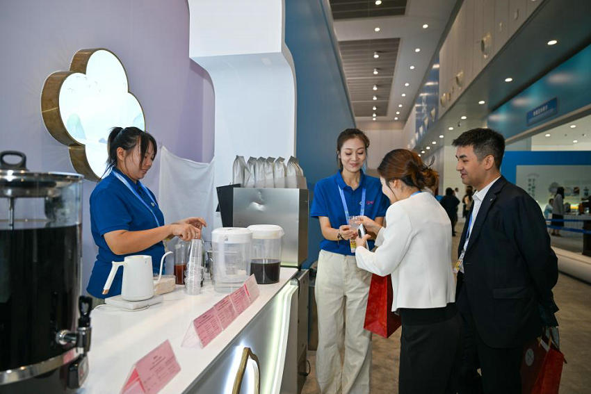 记者手记：中医药“圈粉”上合朋友圈