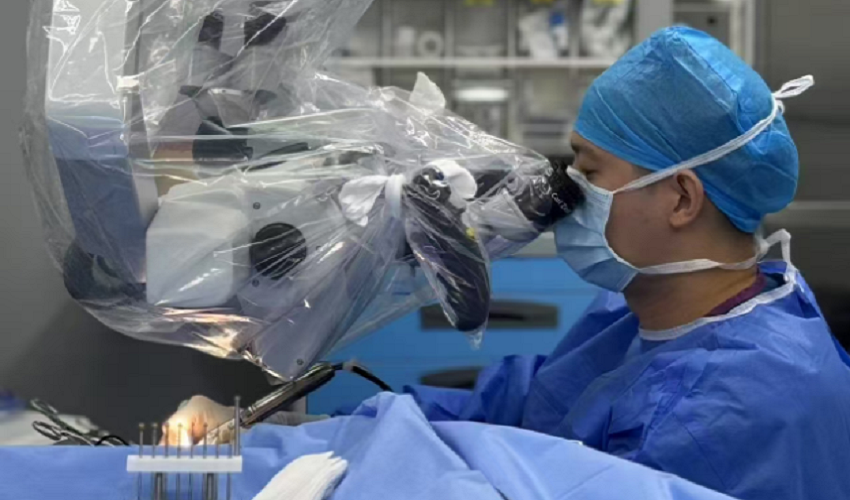 耳疾病难题频现，北京友谊医院韩曙光以耳显微微创技术突破困局