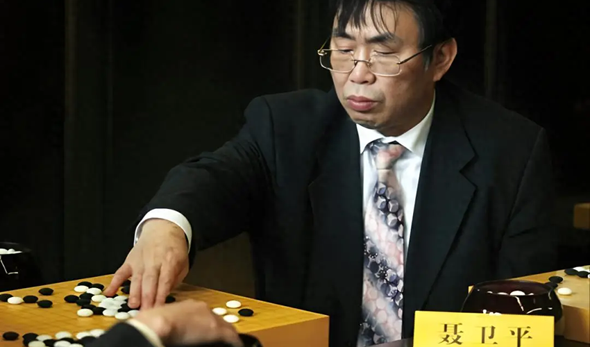 我是棋圣聂卫平，棋局决定健康