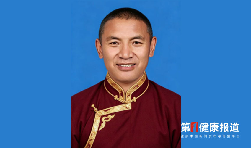 血绕扎巴深耕藏医诊疗与文化传承获颁健康宣传大使
