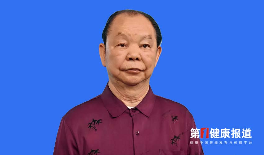 刘信科从医40余年活用中医实践获颁健康宣传大使
