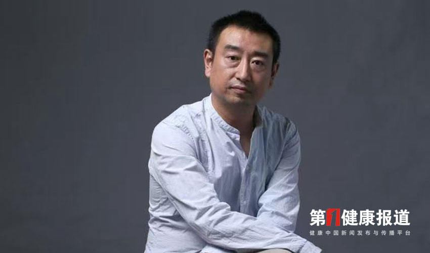 李俊以非药物疗愈获颁健康宣传大使