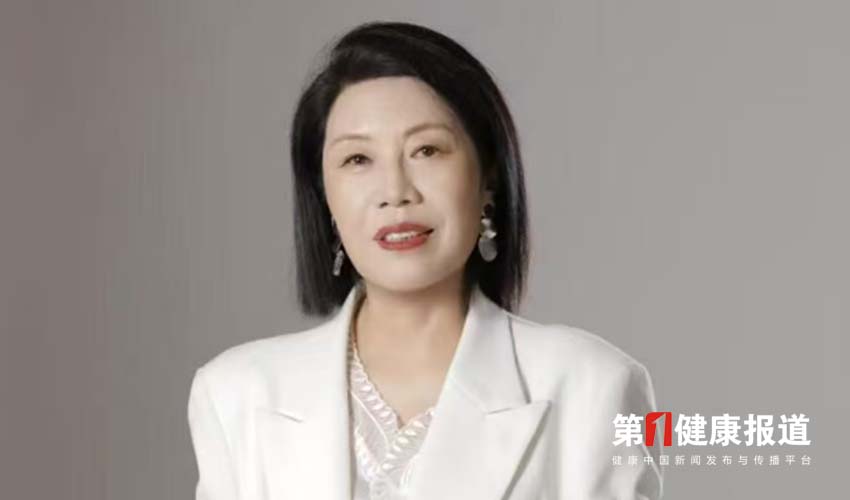 李素英修复清宫古方获颁健康宣传大使
