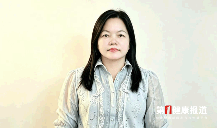 李怡欣医德双馨受一方百姓信赖获颁健康